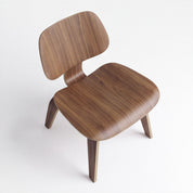 Sillón LCW Eames Walnut.